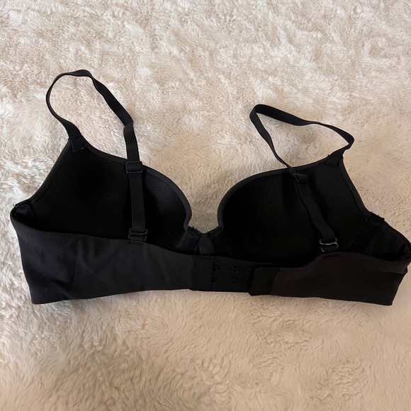 SKIMS Black T-Shirt Bra Underwire Padded Adjustable Straps Size 32A NWOT - Picture 3 of 8